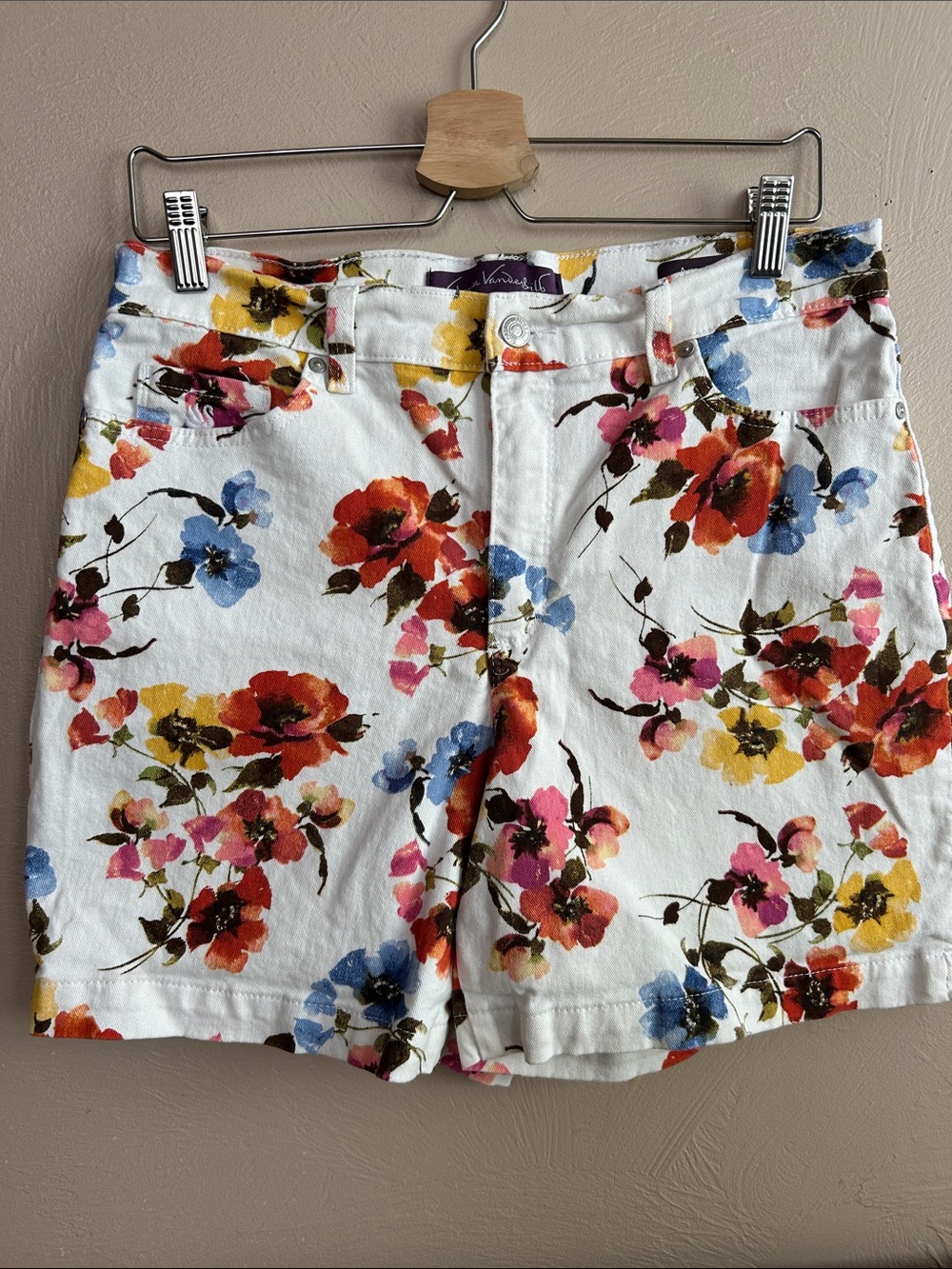 Gloria Vanderbilt Women’s Amanda High Rise Floral Print Cotton Shorts. Size 12.
